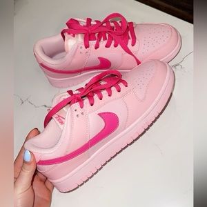 Women’s pink nike dunks size 8